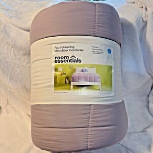 Room Essentials Faux Shearling Comforter in Lavender- Full/Queen